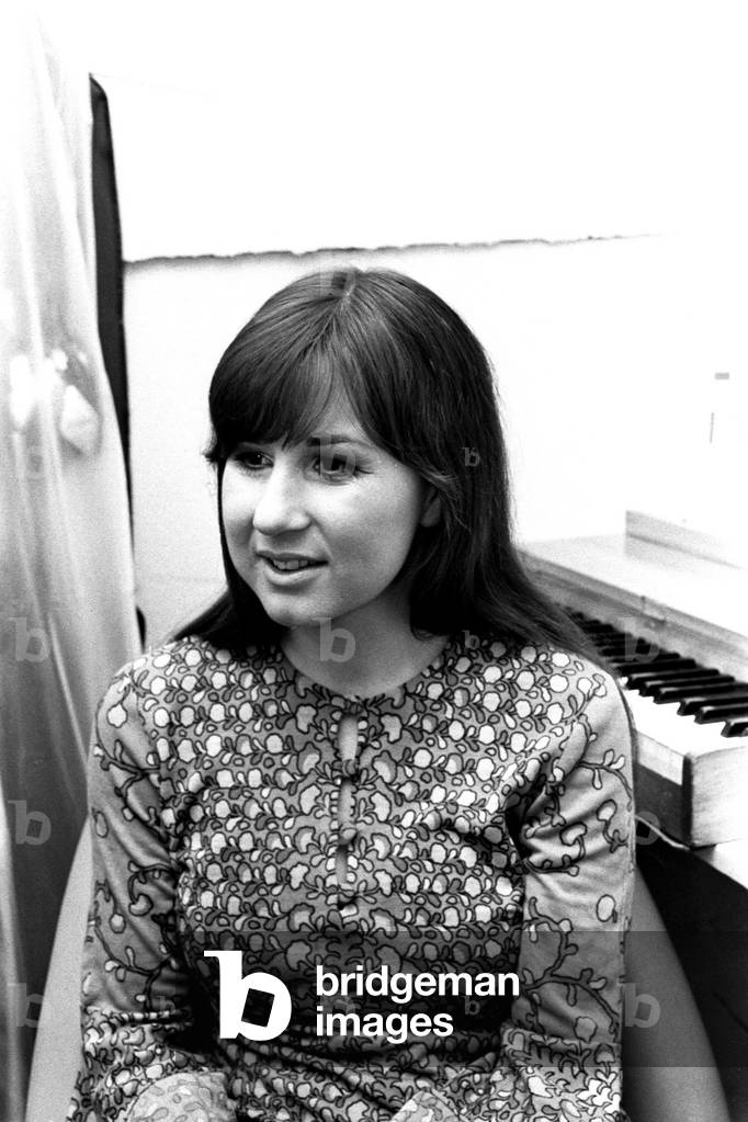 Singer Judith Durham who used to sing with The Seekers, in Newcastle during her solo tour on June 3rd, 1971