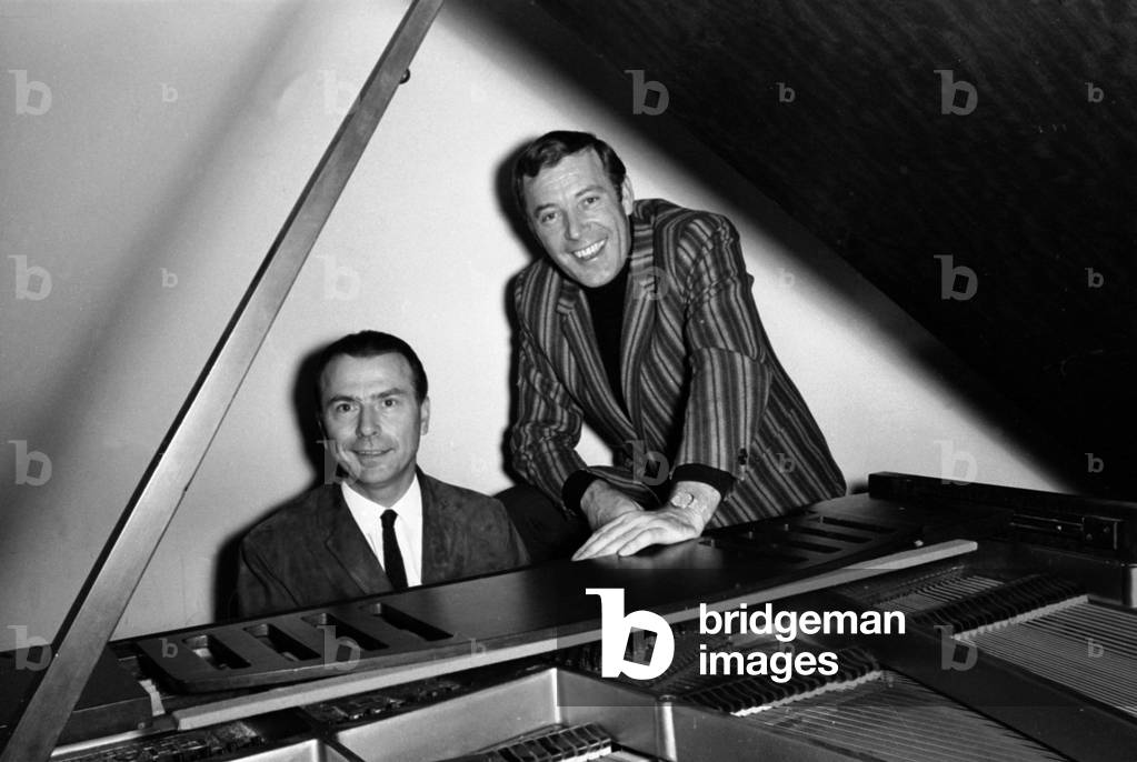 Irish songwriter Val Doonican and Bruce Clarke at the piano, 26th November 1968 (b/w photo)