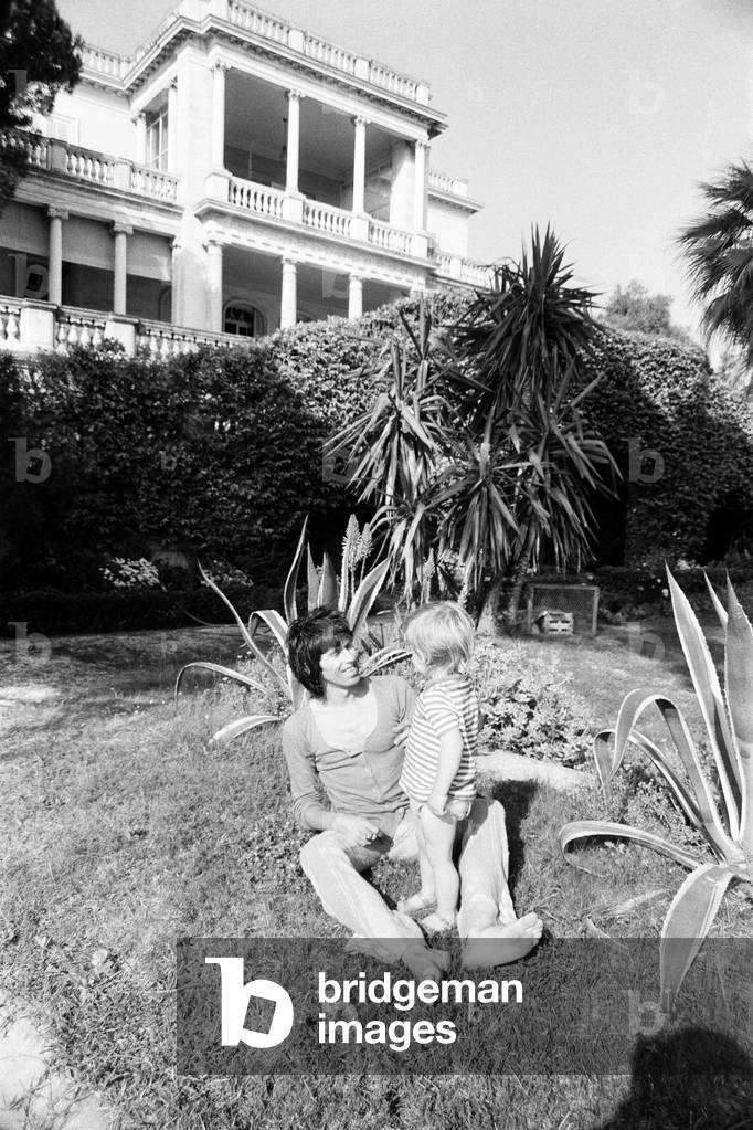 Keith Richard and Anita Pallenberg's South of France residence, 09/05/1971 (b/w photo)