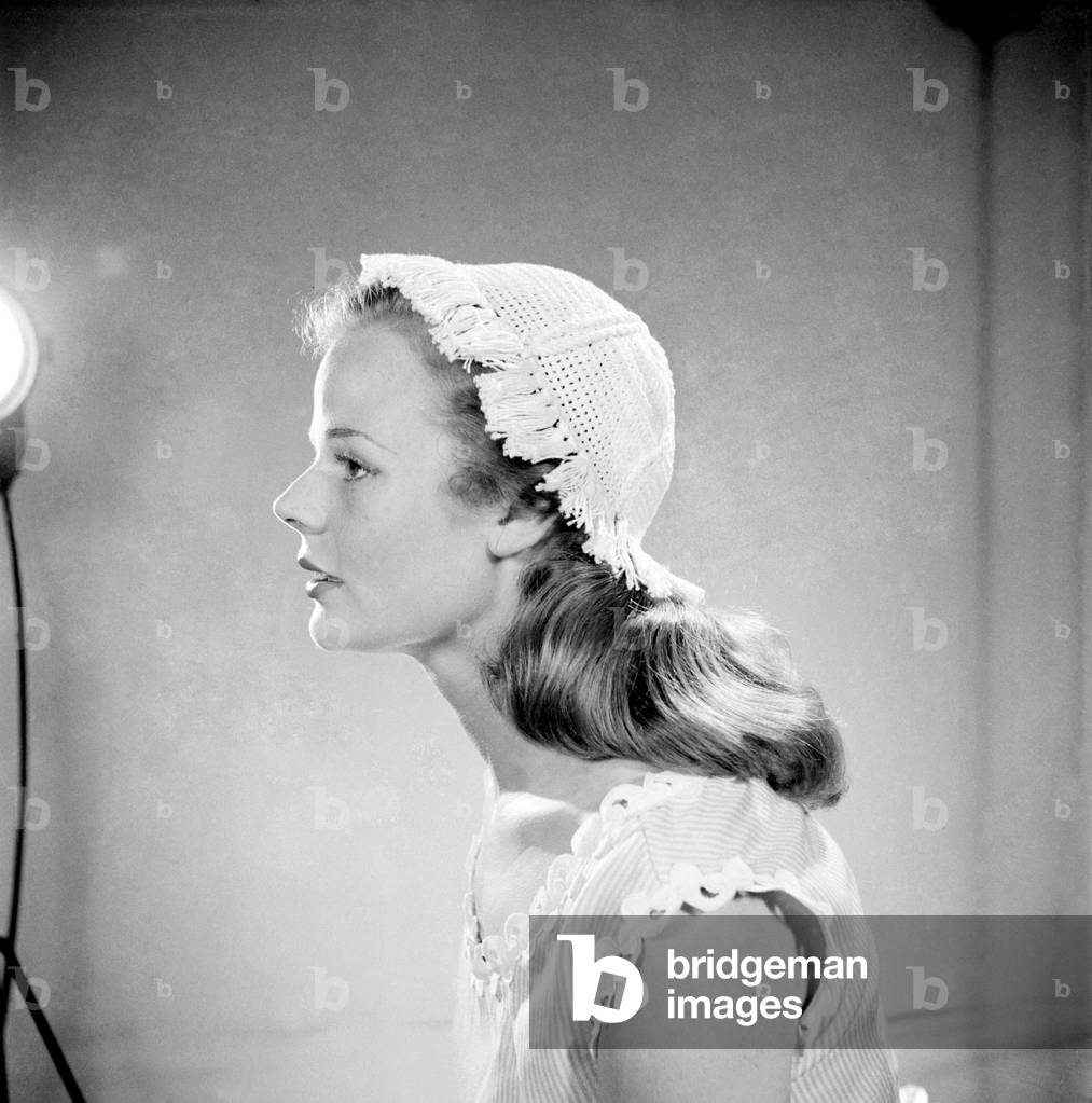 Fashion - Woman. Crochet Cap. July 1952 C3366