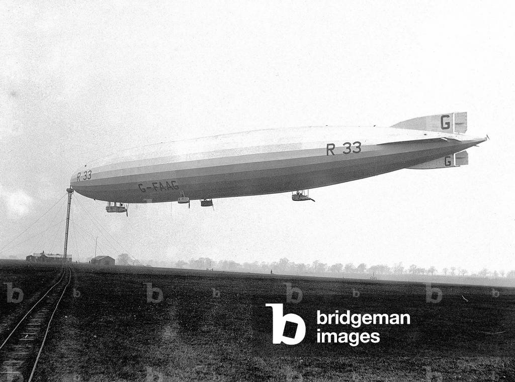 Armstrong Whitworth R33 Airship, 16th April 1925 (b/w photo)