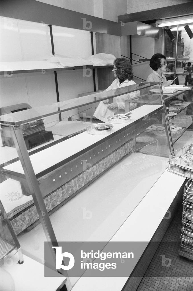 THE SEVENTIES were a time of strikes and, in December 1974, the big national bakers decided to follow suit, demanding a 66% pay rise. 3rd December 1974 (b/w photo)