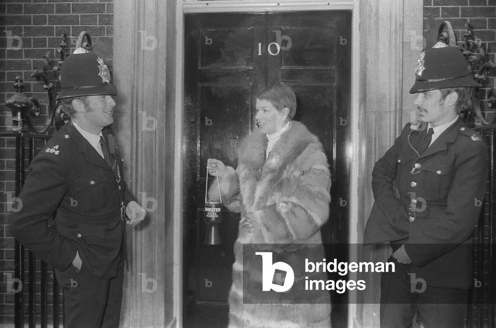 Actress Glenda Jackson calls at No10 Downing street collecting for the charity Shelter, October 1971 (b/w photo)