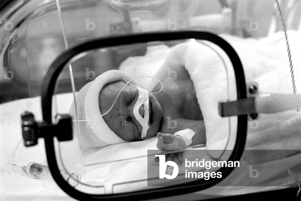 Medical: Childbirth. The newly born Letts quintuplets in their incubators at University College Hospital. December 1969