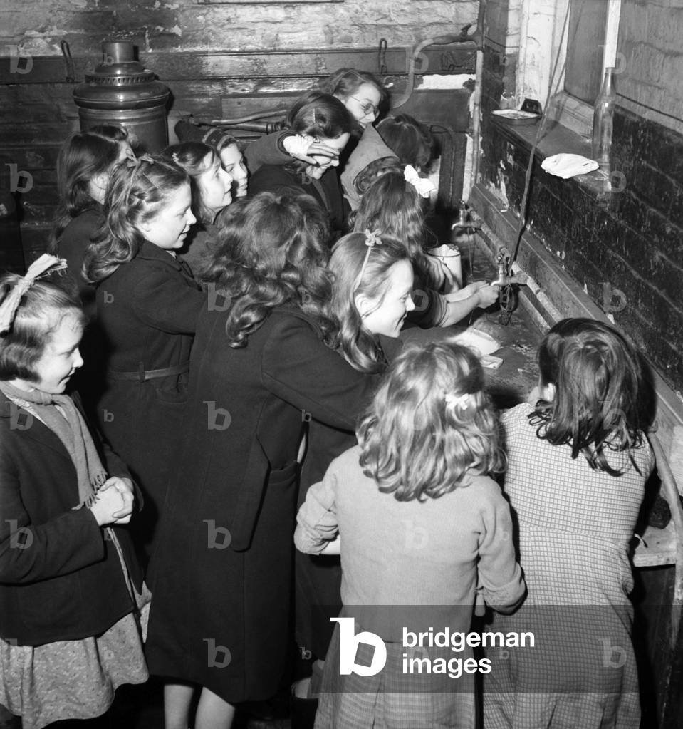 Children of the Duncan family at their home in a Manchester slum. 
February 1947 
O6567-008