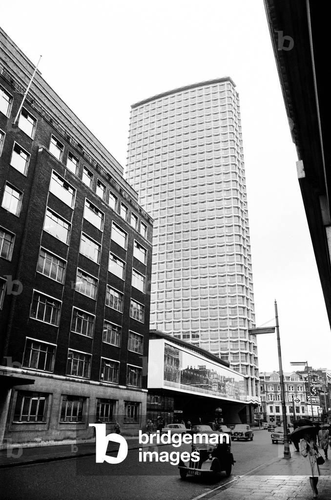 Centre Point, 101-103 New Oxford Street, Cambridge Circus, London, 4th May 1967 (b/w photo)