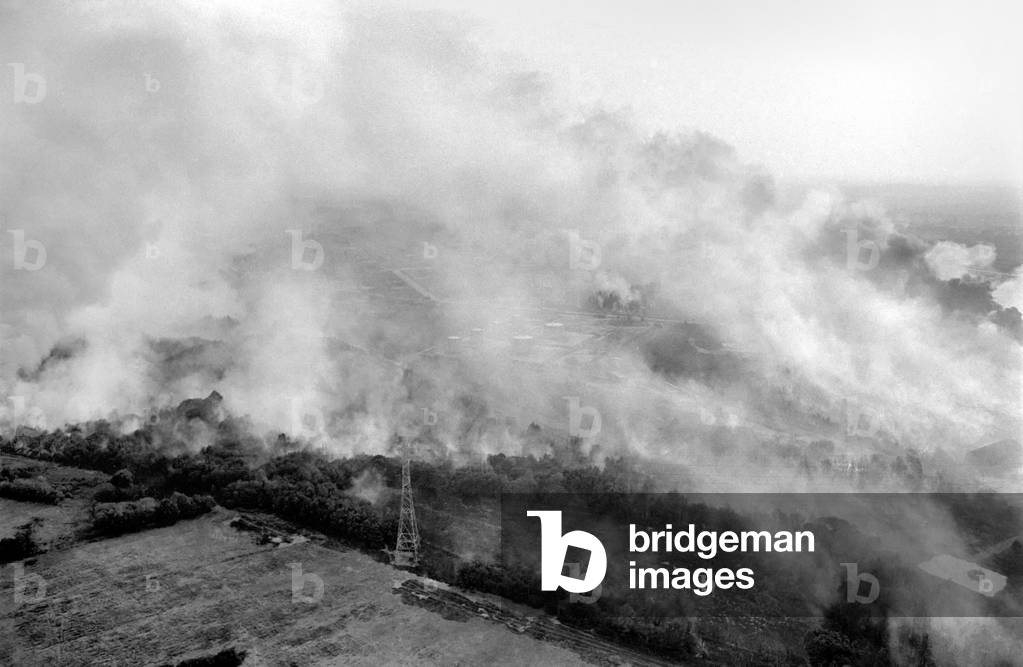 Drought of 1976: Air Views of Forest fire at Ringwood Hants, August 1976 (b/w photo)