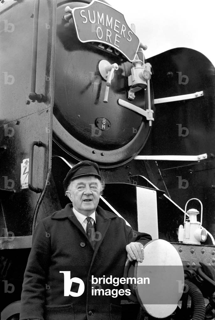 Mighty Riddles Standard class 9F No. 92203 pulls the last steam-hauled iron ore train from Bidston Docks, Birkenhead, to John Summer's Steelworks at Shotton, Deeside, with Sir Richard Summers on the footplate, in November, 1967 (b/w photo)