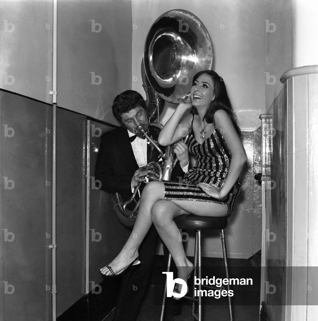 Lee Leswe 24. Jazz Singer who came back to the city of her childhood to perform at 'The Palace.' 
With her is John Dury 25 playing his Sousaphone. December 1969