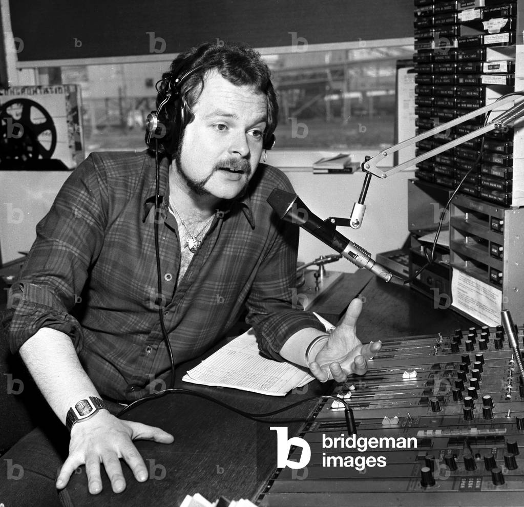 Metro Radio D J James Whale seen here at work in the studio.
April 1976
P76 - 371