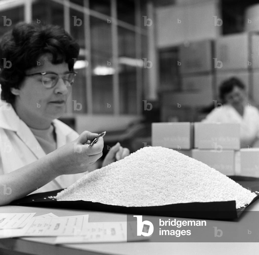 150,000 Volidan birth pills under inspection at the British Drug House, Chemical Works, Graham Street, City Road, London. 17th August 1965.