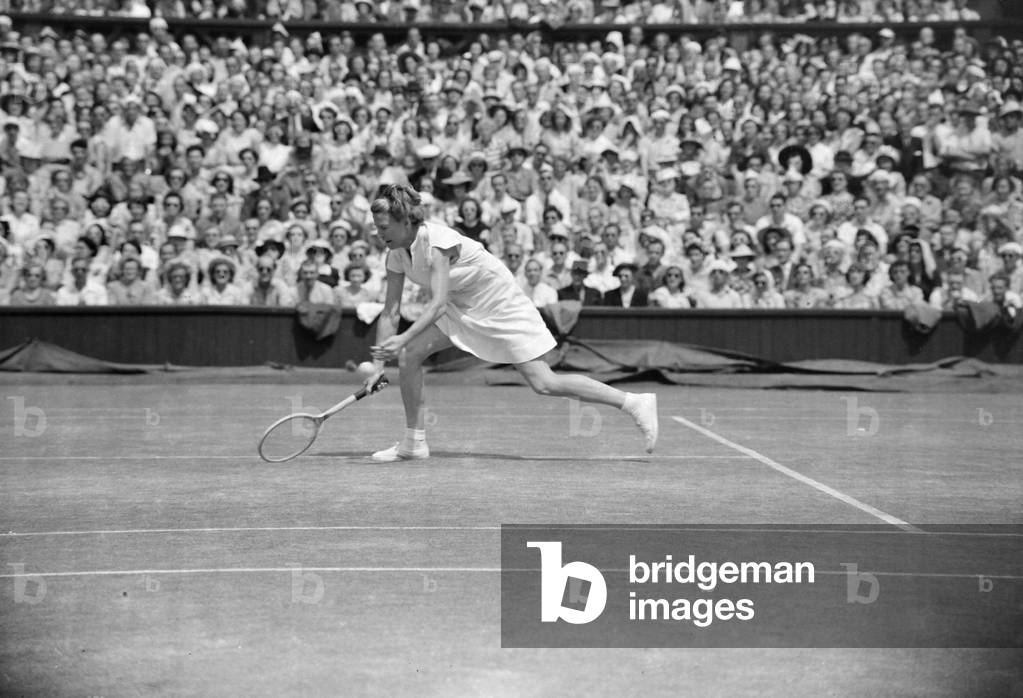 Wimbledon Women's Singles
Miss L Brough Vs Miss Du Pont
3/7/1949
019042/6