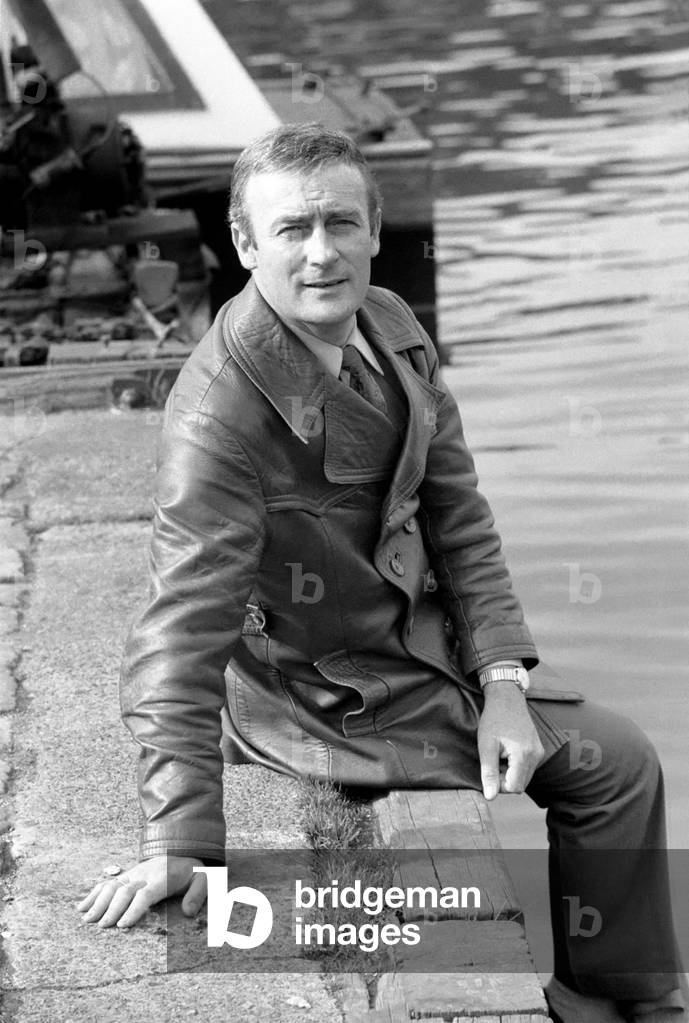 Edward Woodward actor who plays the role of David Callan in ITV's television programme 'Callan', pictured in Kingston, Surrey, October 1971 (b/w photo)