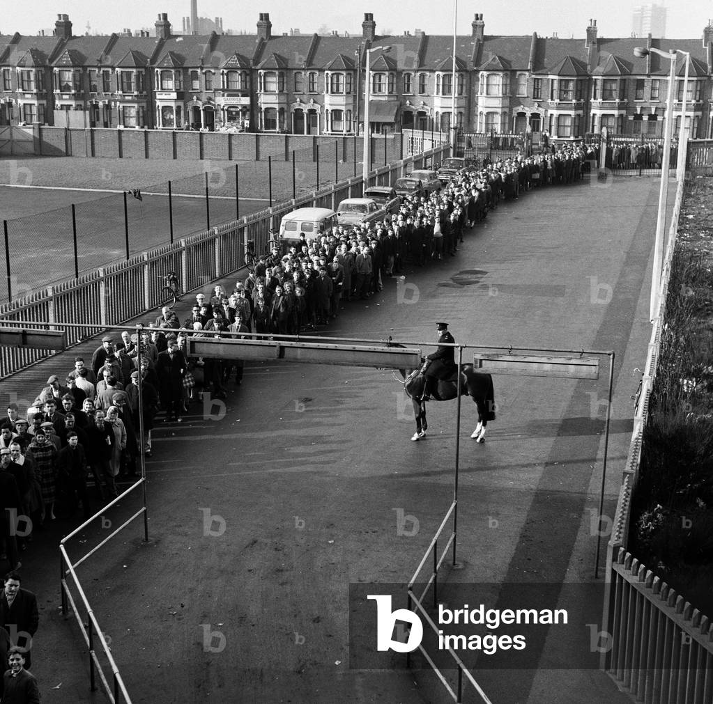 West Ham v. Burnley Cup Tie ticket queue at Upton Park. 27th february 1964 (photo)