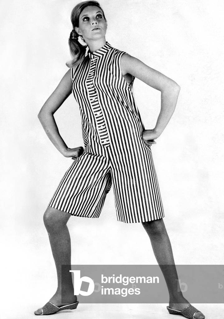 Clothing - Fashion 1967: Maureen Walker, June 1967 (b/w photo)