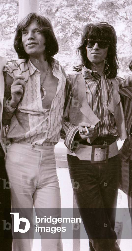 Rolling Stones : Mick Jagger & Keith Richards at the photocall Introducing Mick Taylor who took Brian Jones place in the band to press in Hyde Park, 13 June 1969 (b/w photo)