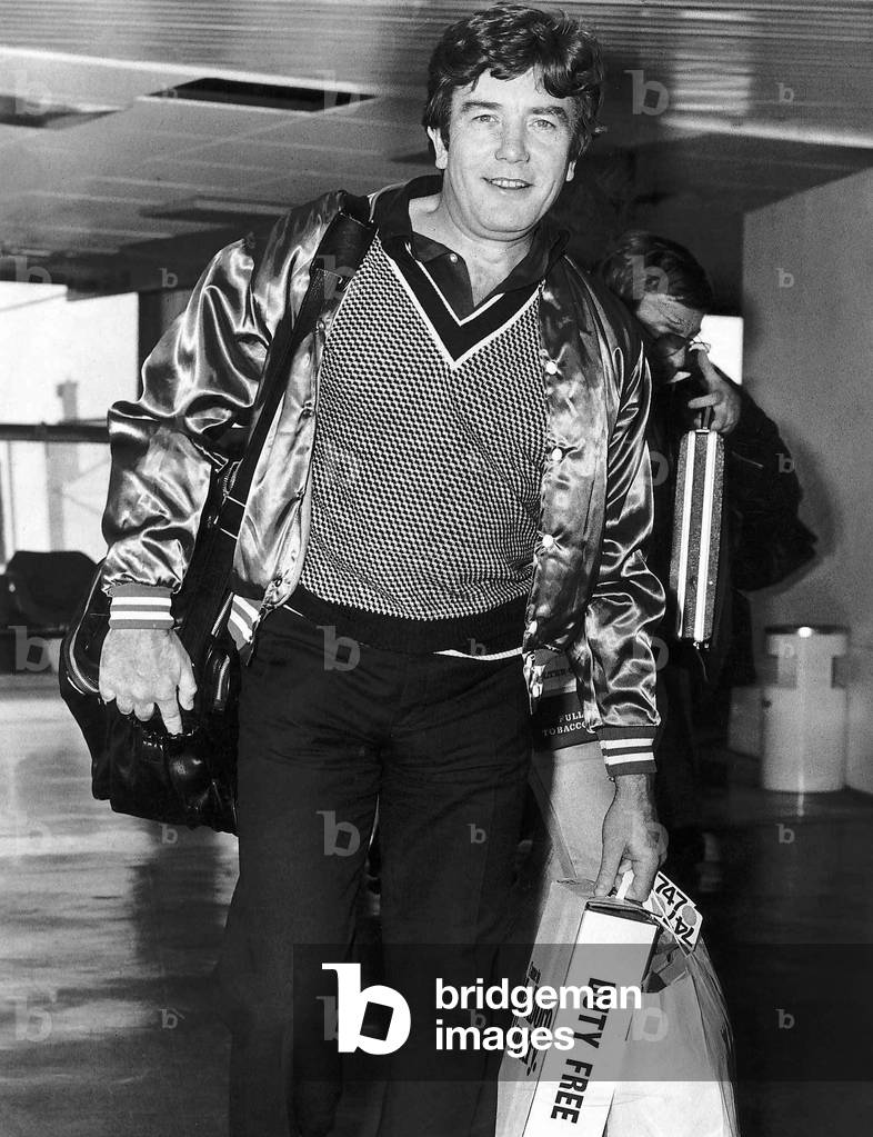 Albert Finney Actor at Heathrow, 2nd August 1977 (b/w photo)