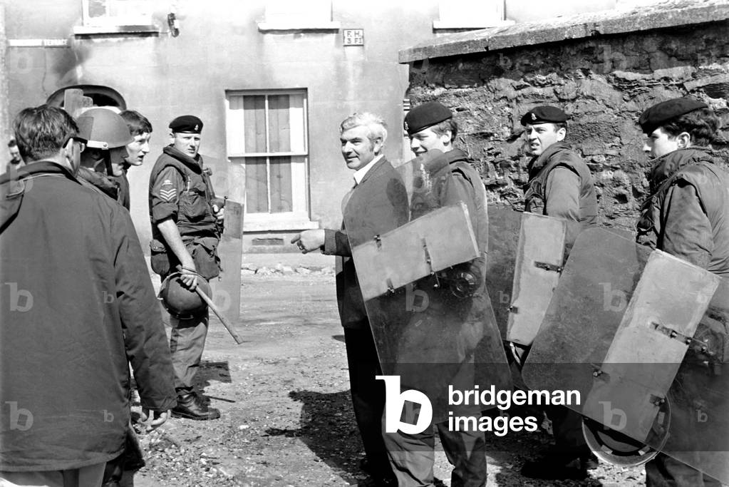 Northern Ireland August 1971. British soldiers seen here on patrol in the Bogside, Londonderry. August 1971 71-10836-002