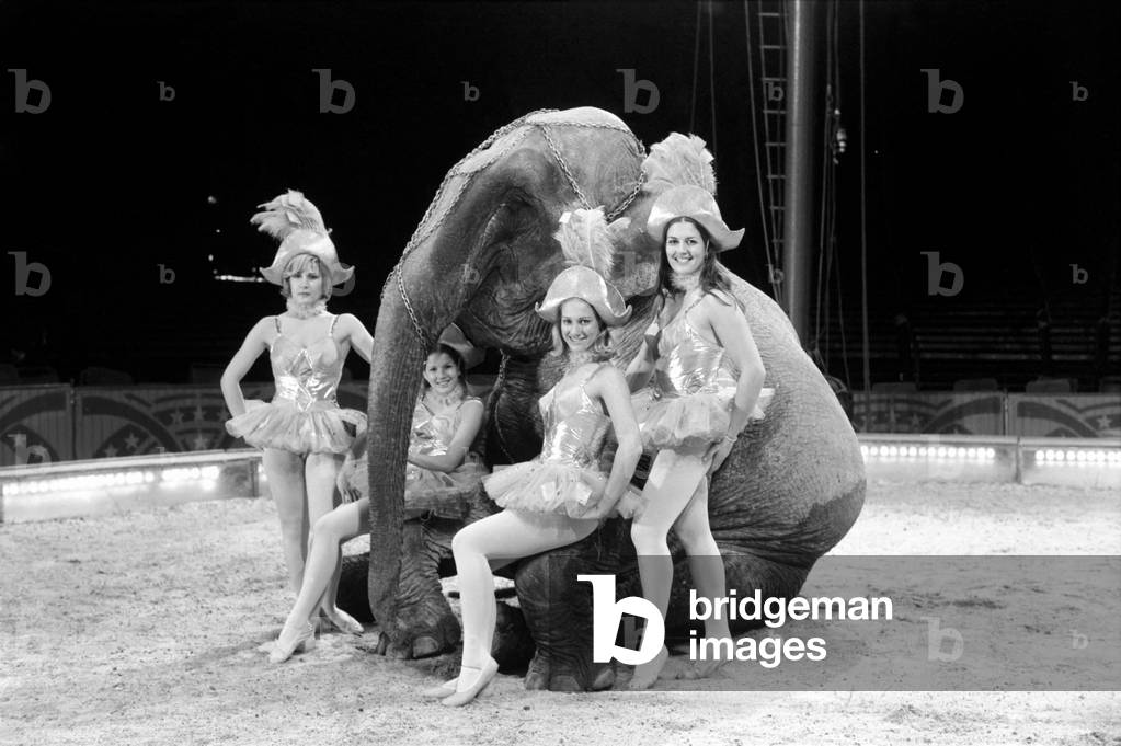 Travel by Jumbo Is the motto of the four Smart Sisters who are busy training for the Christmas Day Circus show, 6th November 1976 (b/w photo)