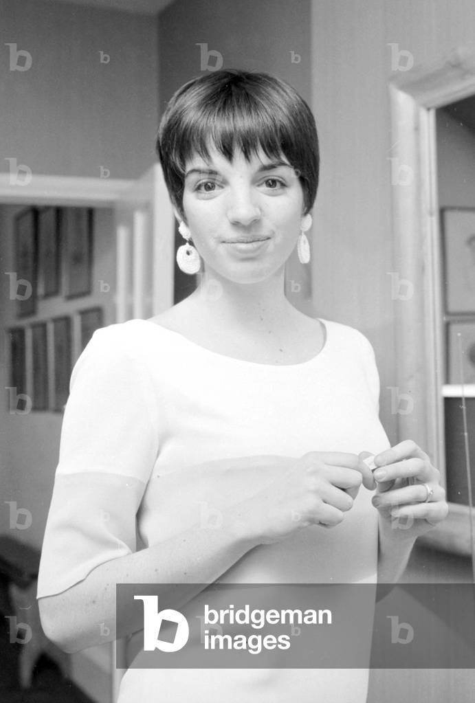 Judy Garlands daughter Lisa Minnelli age 20 pictured her at her Chelsea flat in the Kings Road, May 1966