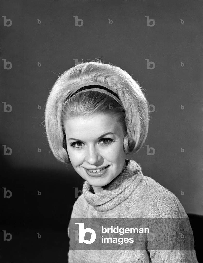 Fashion: Hairstyles: Wigs: Model: Vyvyan Dunbar. 1965 (b/w photo)