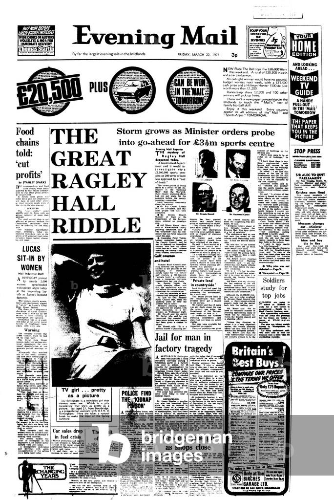 Birmingham Mail front page featuring the headline 'THE GREAT RAGLEY HALL RIDDLE'. 22nd March 1974 (b/w photo)