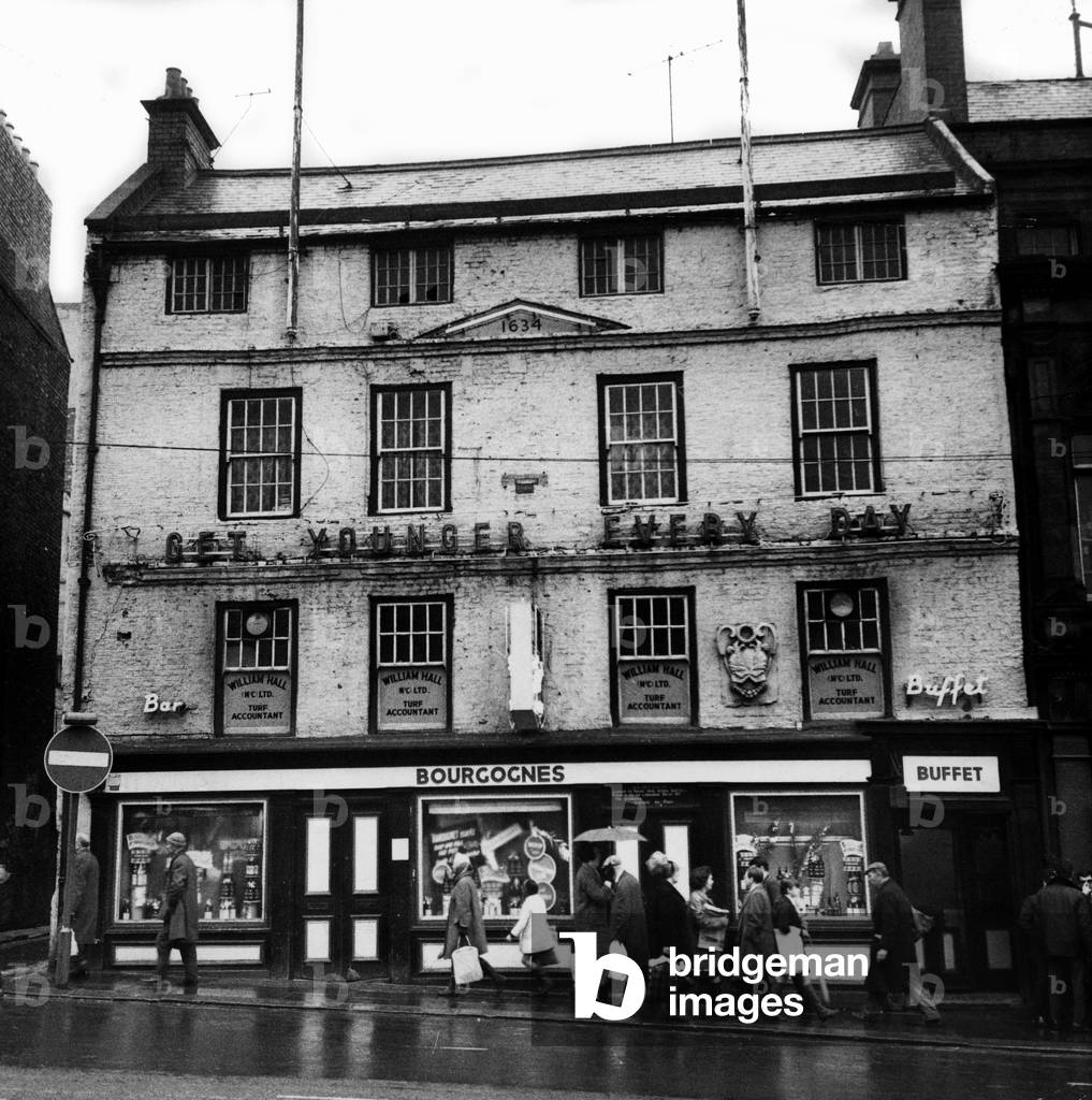 Bourgognes Public House, Newgate Street, Newcastle, 27th December 1969 (b/w photo)