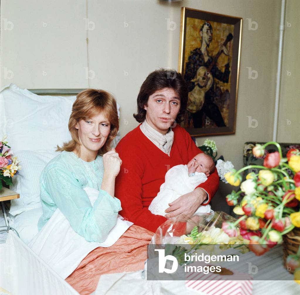 Georgie Fame and his wife Nicolette (the former Marchioness of Londonderry) with their new-born son James., 27th March 1973 (photo)