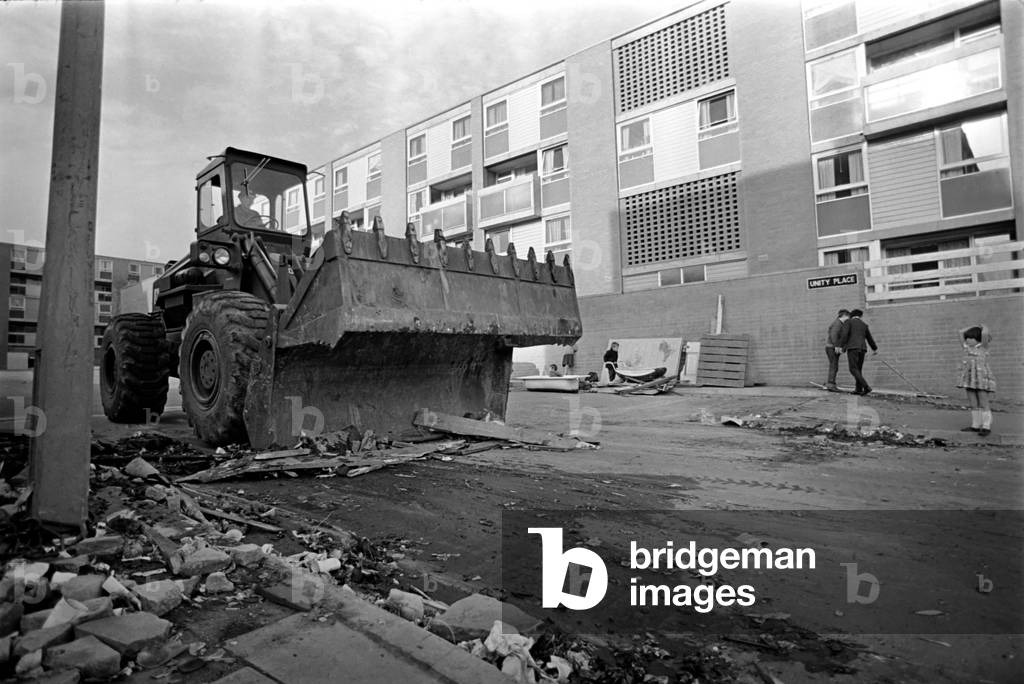 Northern Ireland October 1969. The last of the Belfast barricades are removed by the army at Unity Walk flats. October 1969 Z10437-002