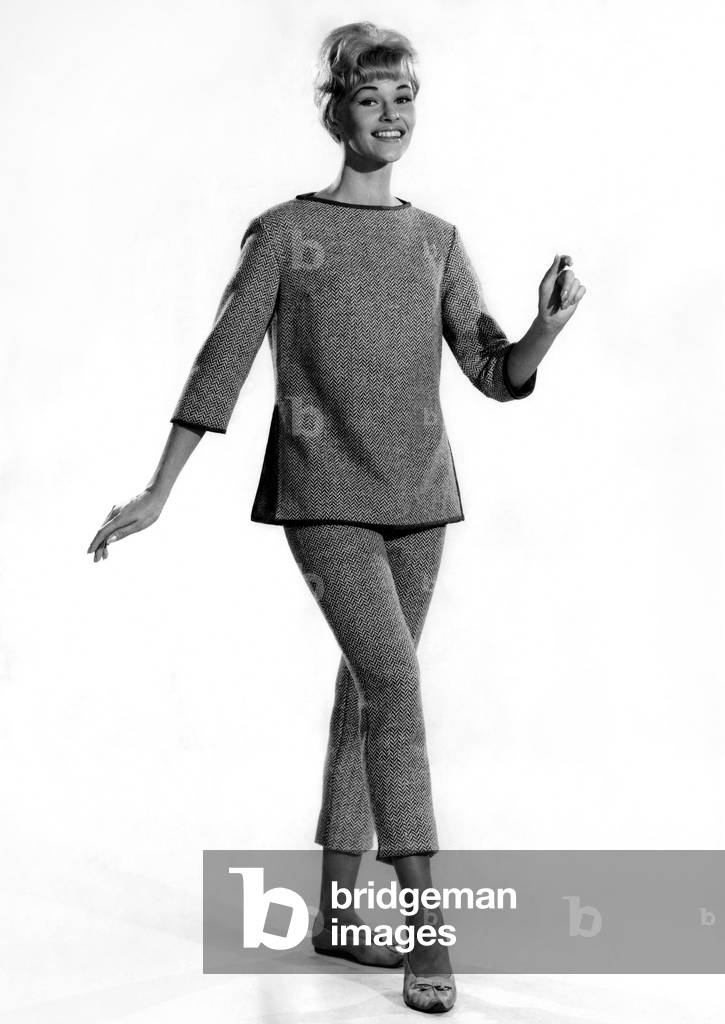 Reveille fashions 1961: Jo waring. October 1961