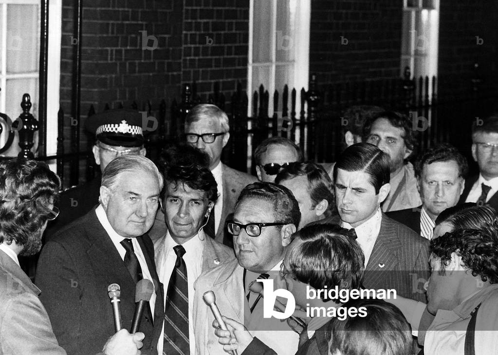 James Callaghan Prime Minister with Henry Kissinger outside 10 Downing Street surrounded by journalists 1976