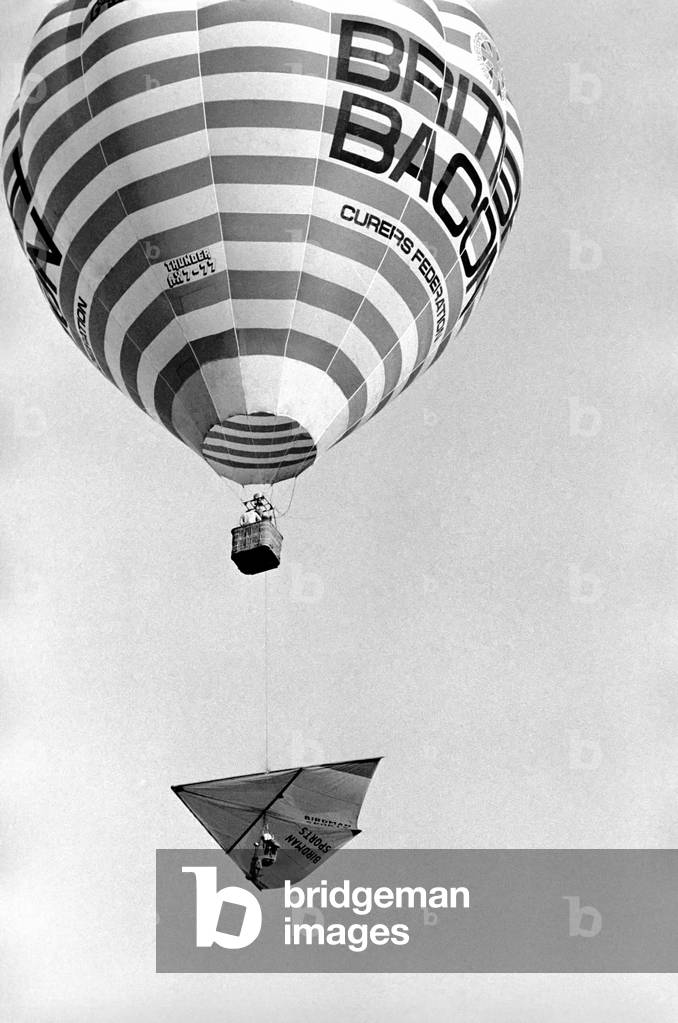 Attempt to beat World Record, Human Kite man Ken Messenger launches from a hot air balloon, January 1975