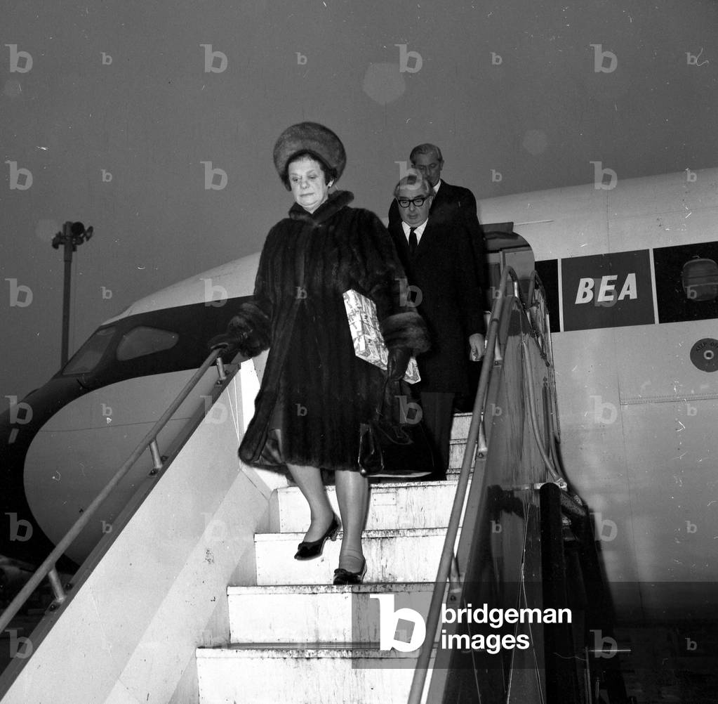 George Brown and his wife arrive at LAP from Rome after talks.January 1968