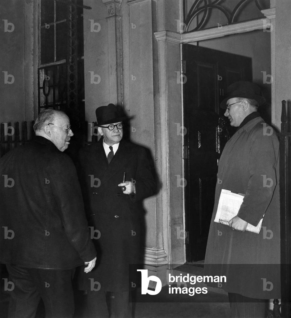 General Election. This evening as the last election returns showed that the Labour Party had been run almost to a dead heat by their Conservative opponents, February 1950 (photo)