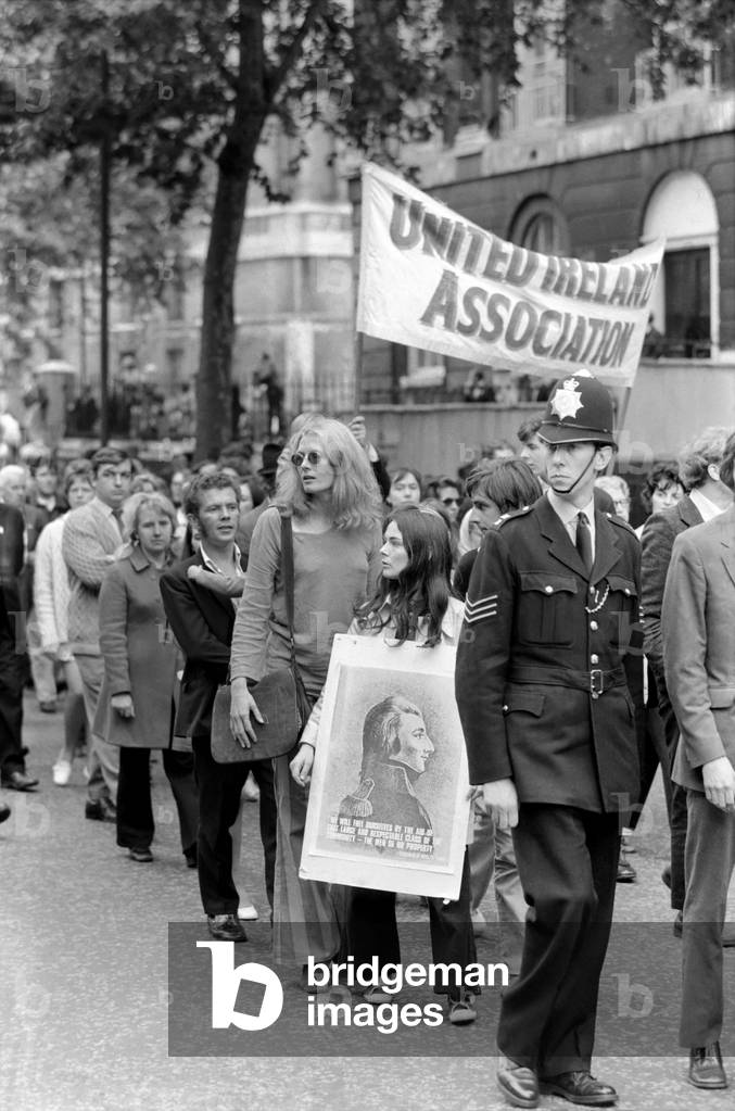 Demonstrators protesting about the situation in Northern Ireland held a meeting at Hyde Park Corner. Following the rally the protestors marched to Whitehall. Where scuffles with the police broke out, resulting in several people being arrested. August 1971 71-7537-007