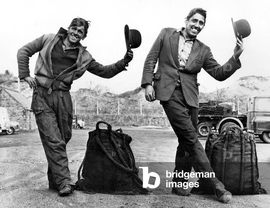 Enter the Coalmen - both in bowler hats. Two bowler-hatted gents turned up on Grandma Gwen Henstock's doorstep yesterday. They smilingly passed the time of day
Then they humped coal into Mrs. Henstock's cellar. November 1965