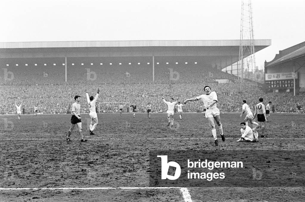 Manchester United v Southampton, FA Cup semi final match at Villa Park, Saturday 27th April 1963. Final score: Manchester United 1-0 SouthamptonCrowd attendance 68,000 (photo)