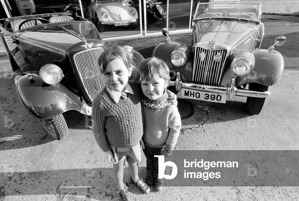 Children with Vintage Cars, Austin and M.G, 22nd January 1975 75-00391-003