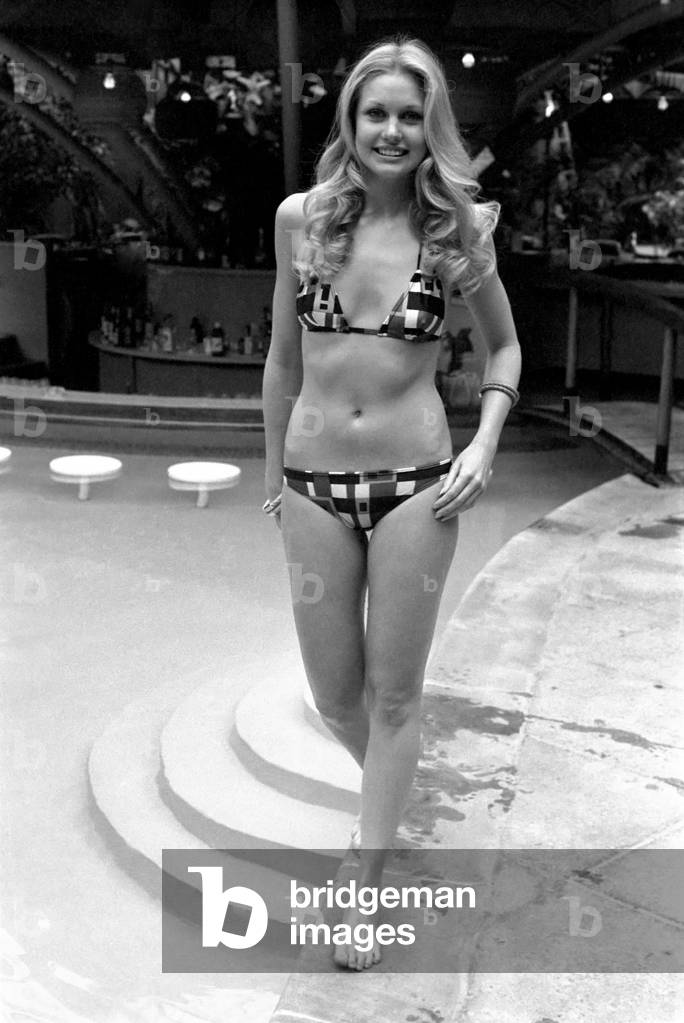 Miss South Africa (Miss World). Annaline Kriel, 10th March 1975 (b/w photo)