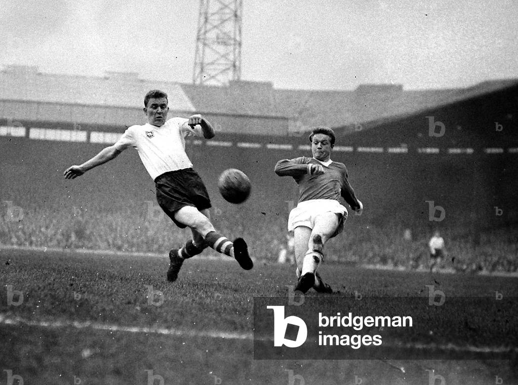 Action during the league match between Manchester United and Preston North End at Old Trafford February 1960 (photo)