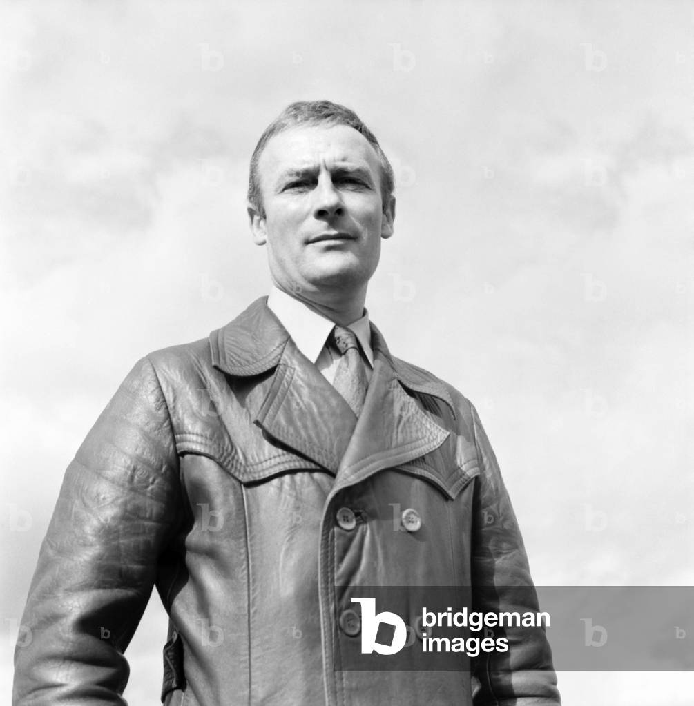 Edward Woodward actor who plays the role of David Callan in ITV's television programme 'Callan', pictured in Kingston, Surrey, October 1971 (b/w photo)