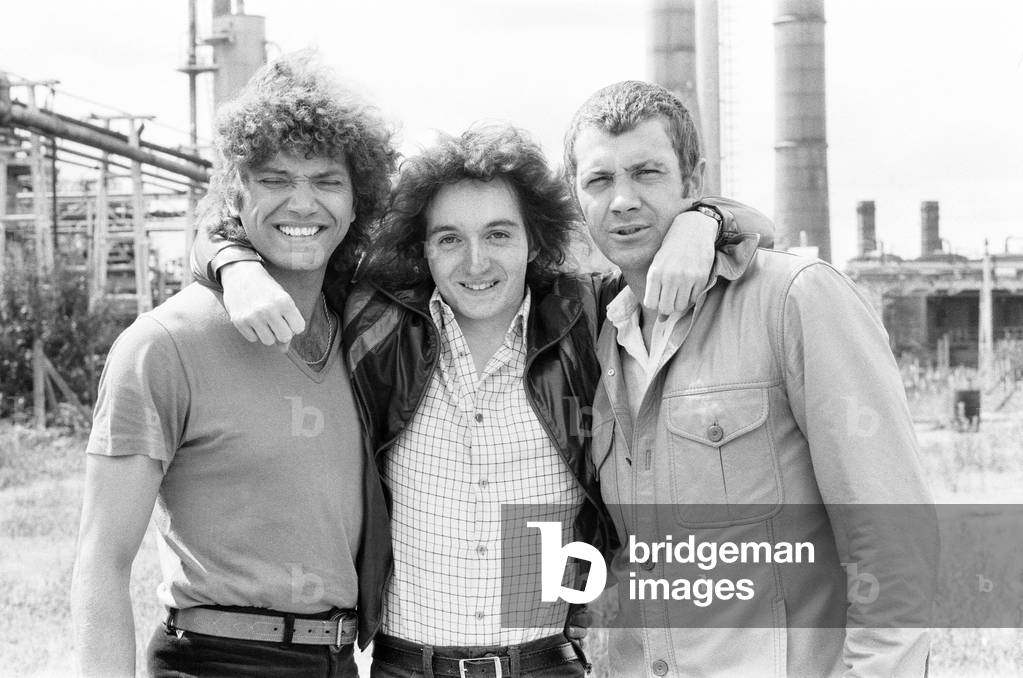 Stephen Lister 18 year old script writer, meets the stars of The Professionals, Martin Shaw and Lewis Collins, 16th August 1979 (b/w photo)