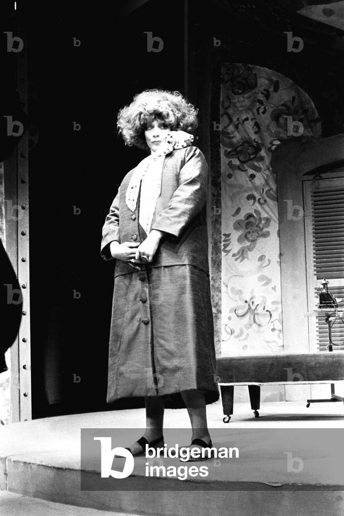 Fenella Fielding takes the title role in the play Colette by the Oxford Playhouse Company at the Sunderland Empire 09/11/1971