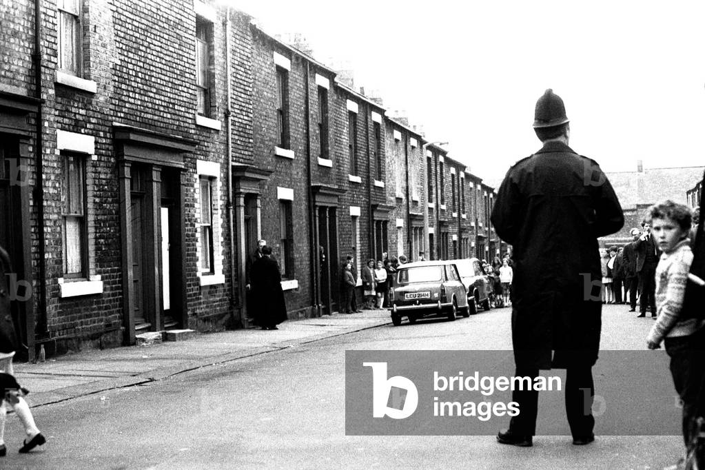 Scene at Byron Street, South Shields where a man held a two year old boy hostage at knife-point, 16th April 1970 (b/w photo)