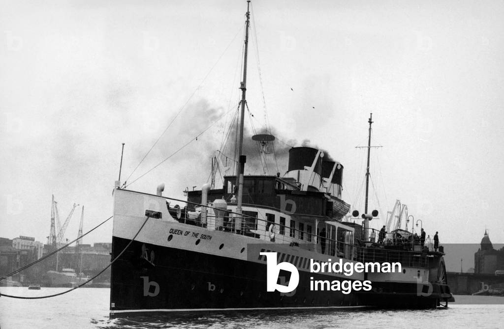 Thames paddle steamer 'Queen of the South' goes back into service. 8th June 1967 (b/w photo)