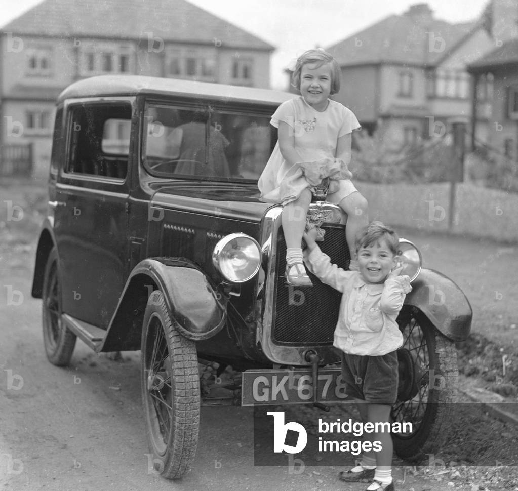 Alfieri. 1279. Child Studies-Cleaning Car. 2/2
October 8th 1933