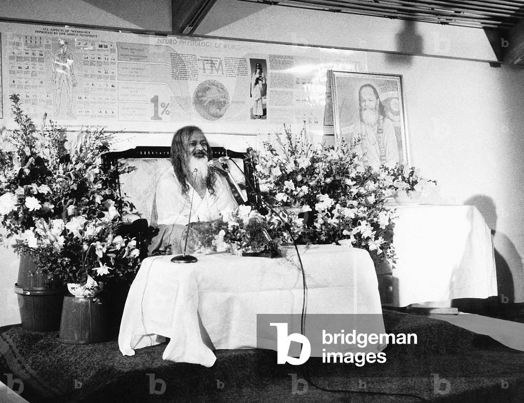 Maharishi Mahesh Yogi at a press conference at the Royal Festival Hall, London, on a world tour to usher in the Age of Enlightenment, 19/03/1975 (b/w photo)