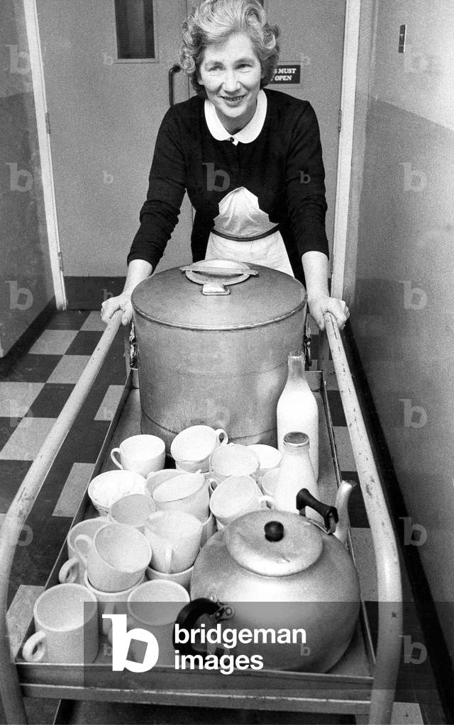 A possible victim of the office revolution in the 1970s? The familiar figure of the friendly tea lady with her trolley may be replaced by a vending machine, 27 January 1972