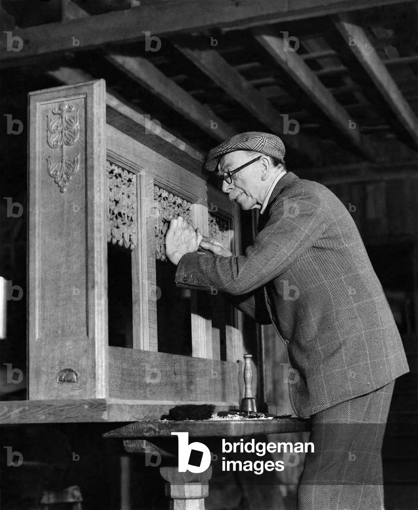 Mr. Robert Thompson. Wood carver of Kilburn, Yorks. June 1945 P013244