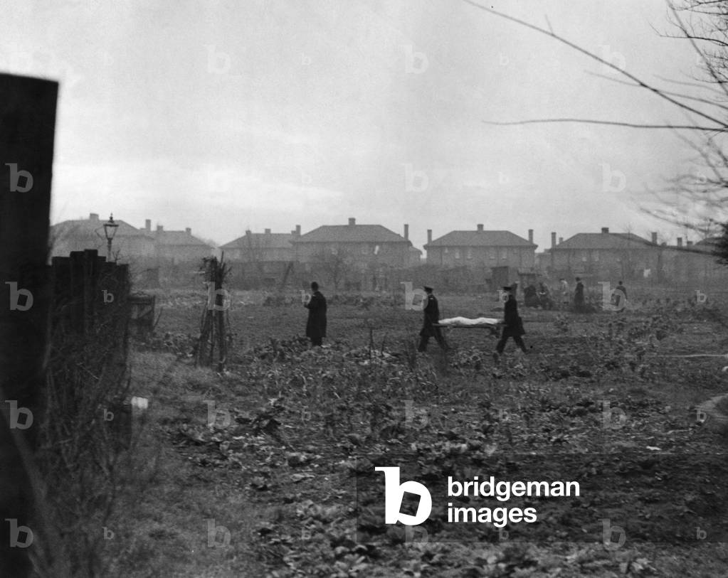 Iris Miriam Deeley - WAAF - murdered by Gunner Ernest James Harman Kemp of the Royal Artillery near Well Hall Railway Station, Eltham on Valentines Day, 14th February 1944 (b/w photo)
